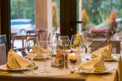 dinnertable.jpg