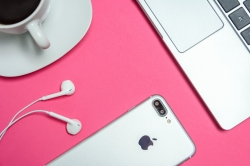 place-of-work-women-pink.jpg
