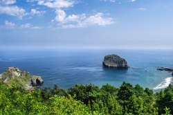 landscape-coast-rocky.jpg